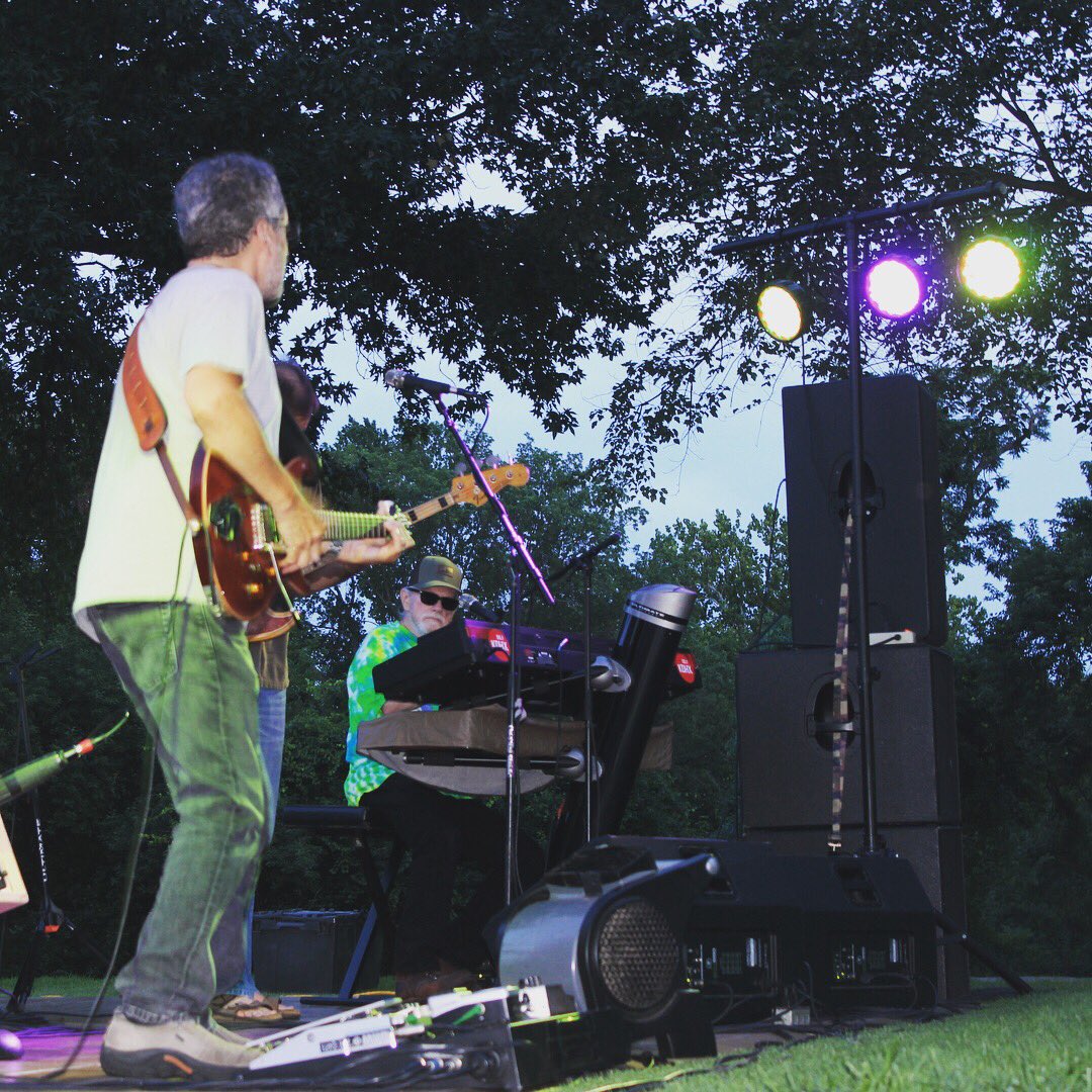 westboroughcc's tweet photo. WCC got GROOVY✌🏼on the GREEN during our Concert on the Course featuring Jake’s Leg!
We had over 500 attendees shimmying, sipping, and savoring the yummy food stations prepared by Chef Alejandro on Sunday!
#ConcertontheCourse2018 #JamminwithJake #WestboroughCC https://t.co/rZHnFlID1R
