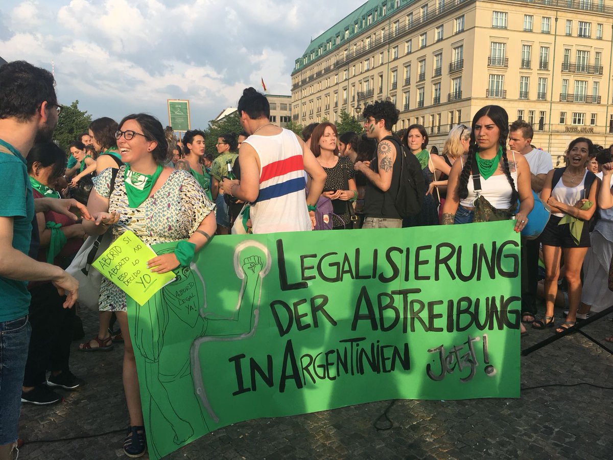 MarchaOrgAr's tweet photo. #Alemania acompañando a las argentinas para que el aborto sea Legal, Seguro y Gratuito
#CoberturaColaborativa #8A #QueSeaLey #AbortoLegalYa https://t.co/6cCzmocuwi