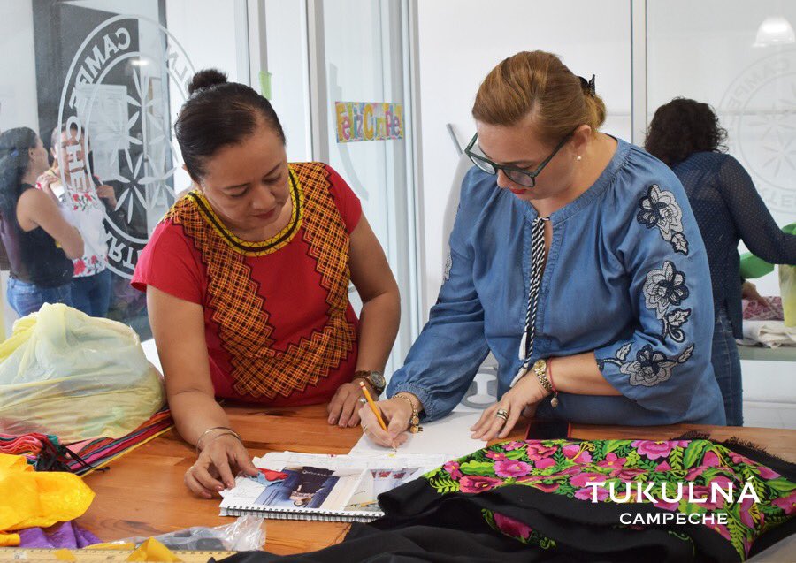 Recibimos hermosas piezas hechas a mano por nuestros artesanos en el #MiercolesdeComprasTukulná 
Recuerda que al consumir artesanías campechanas apoyas a difundir las riquezas culturales de nuestro estado. #valemasdeloquecuesta