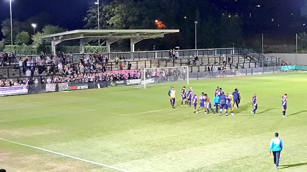 DulwichHamletFC's tweet image. FULL-TIME!!

#DHFC💖💙 2-1 @1EastThurrockFC 

The Hamlet pick up our first @TheNationalLge points of the season!!

We go again on Saturday at home to @ConcordRangers, see you there!
