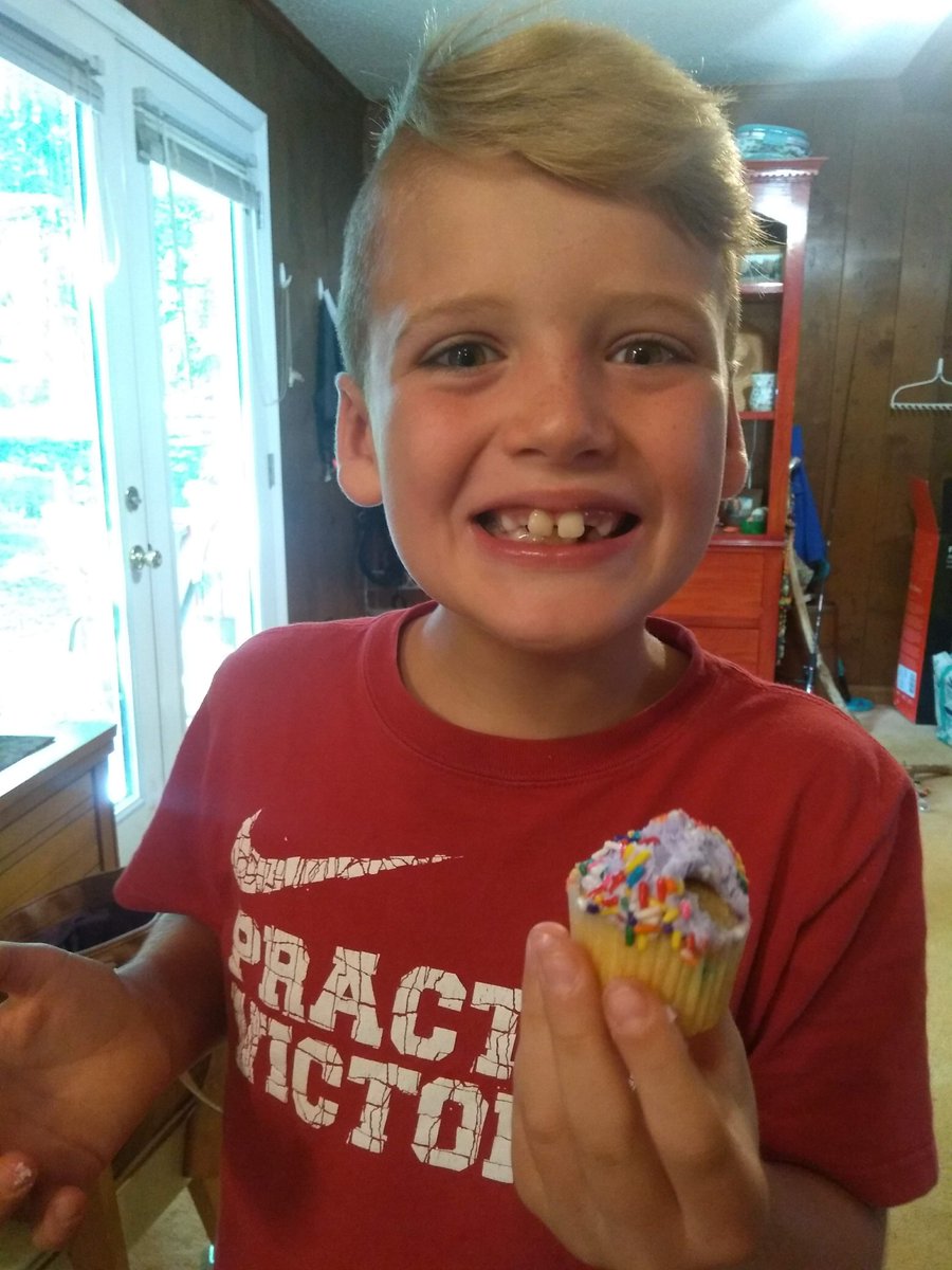 benUNC's tweet photo. Just FYI, #CakeSoItHappened #BirthdayBen https://t.co/kFjhHbcJjj
#WPCrowd #HiRoy https://t.co/IsZmnREfQq