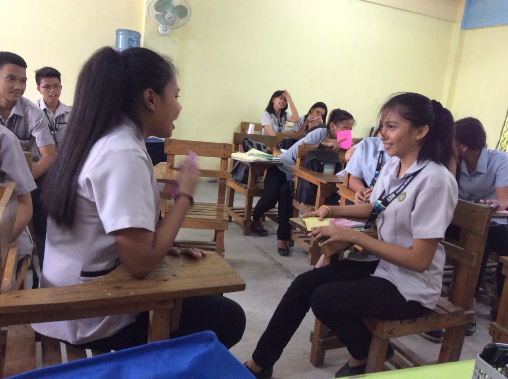 MaamSyj's tweet photo. #Panayam sa Filipino.
Nanay sa Nido.
Mga tanong: Bakit di kayo gumamit ng payong?
Nagkasakit ba kayo pagkatapos ng family
bonding sa ulan?
#ABM11B ๐ https://t.co/uFWdzazA80