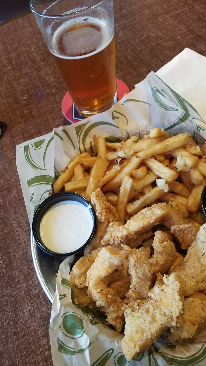 MadD0GGGG's tweet photo. It is a known fact that mannys makes everything wayyy better!!! @GeorgetownBeer https://t.co/buJBP1Gf85