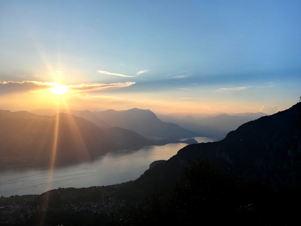 Zelda03938411's tweet photo. "La fuga serve solo a portare altrove le tue inquietudini" #Gramellini @MaxGramel ma il mio "altrove" è un posto bellissimo e le inquietudini fanno pace con l'animo... (Zelda #irregularwriter)
#pensieridisordinati @passionmontagna @malatimontagna @montagne360 https://t.co/rIMW33pT54