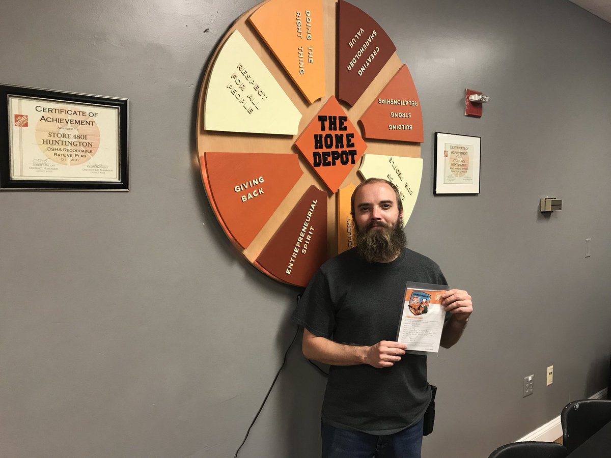 #4801proud Seth in receiving getting a homer award for doing the right thing for shrink controls.  <a href="/britton_denny/">Denny Britton</a> <a href="/thdpatrickbowen/">THDPATRICKBOWEN</a> <a href="/mcopley27/">michelle Copley</a> @thd_young