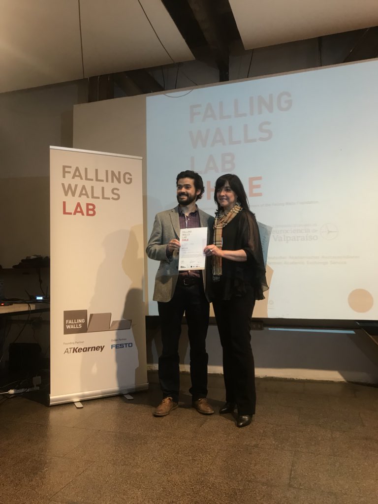fcienciajoven's tweet photo. ¡Tenemos ganadores! Felicitamos a Martín Serey con su presentación Breaking the Wall of Stroke Rehabilitation Inequity y que nos representará en Alemania en #FallingWalls https://t.co/afaStxwHiW