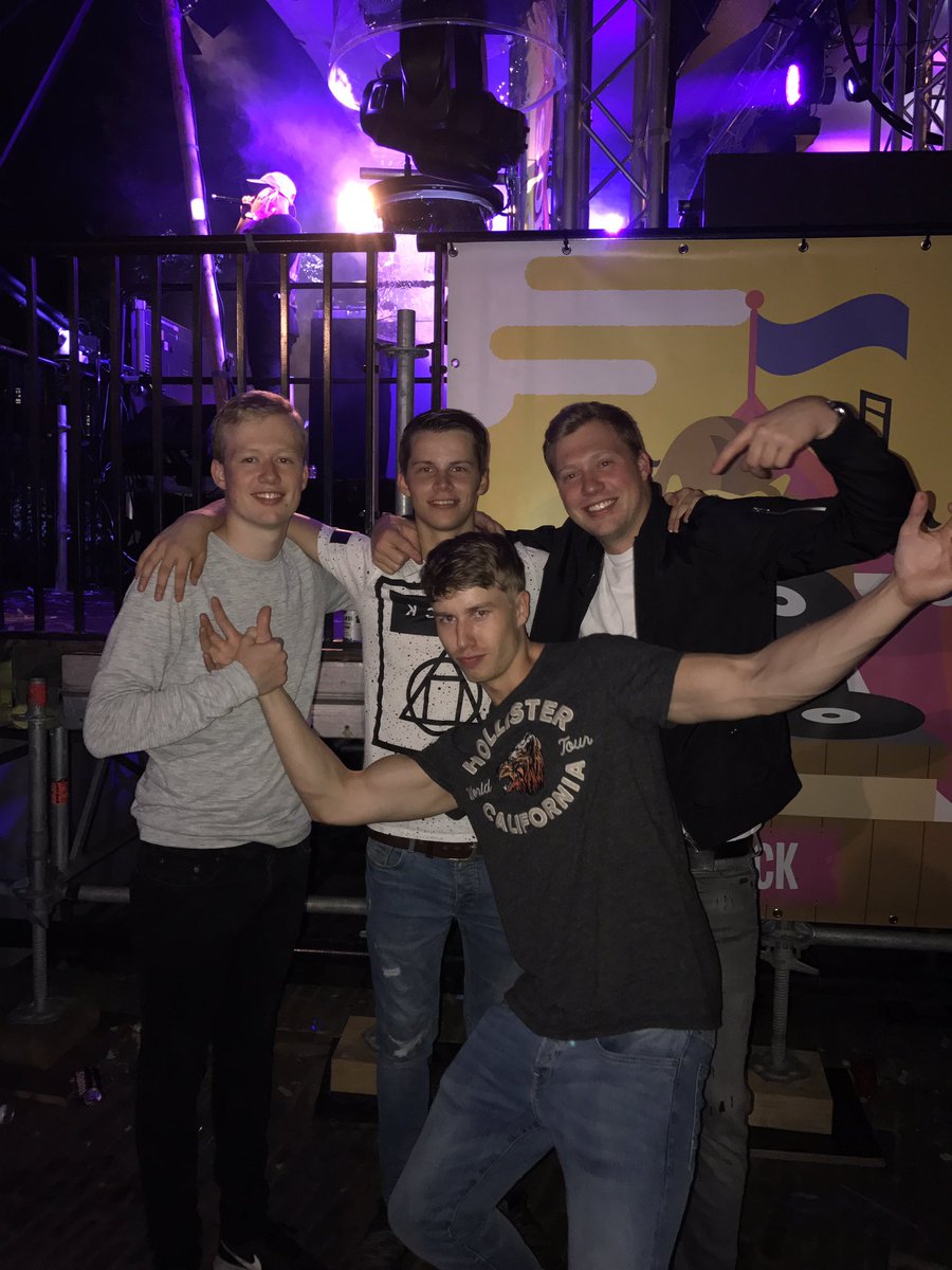 CRUC1ALcsgo's tweet photo. Reuntied with the defusekids boys !! 📷 @IngridBrouwer https://t.co/UcEn8ZY0Ph