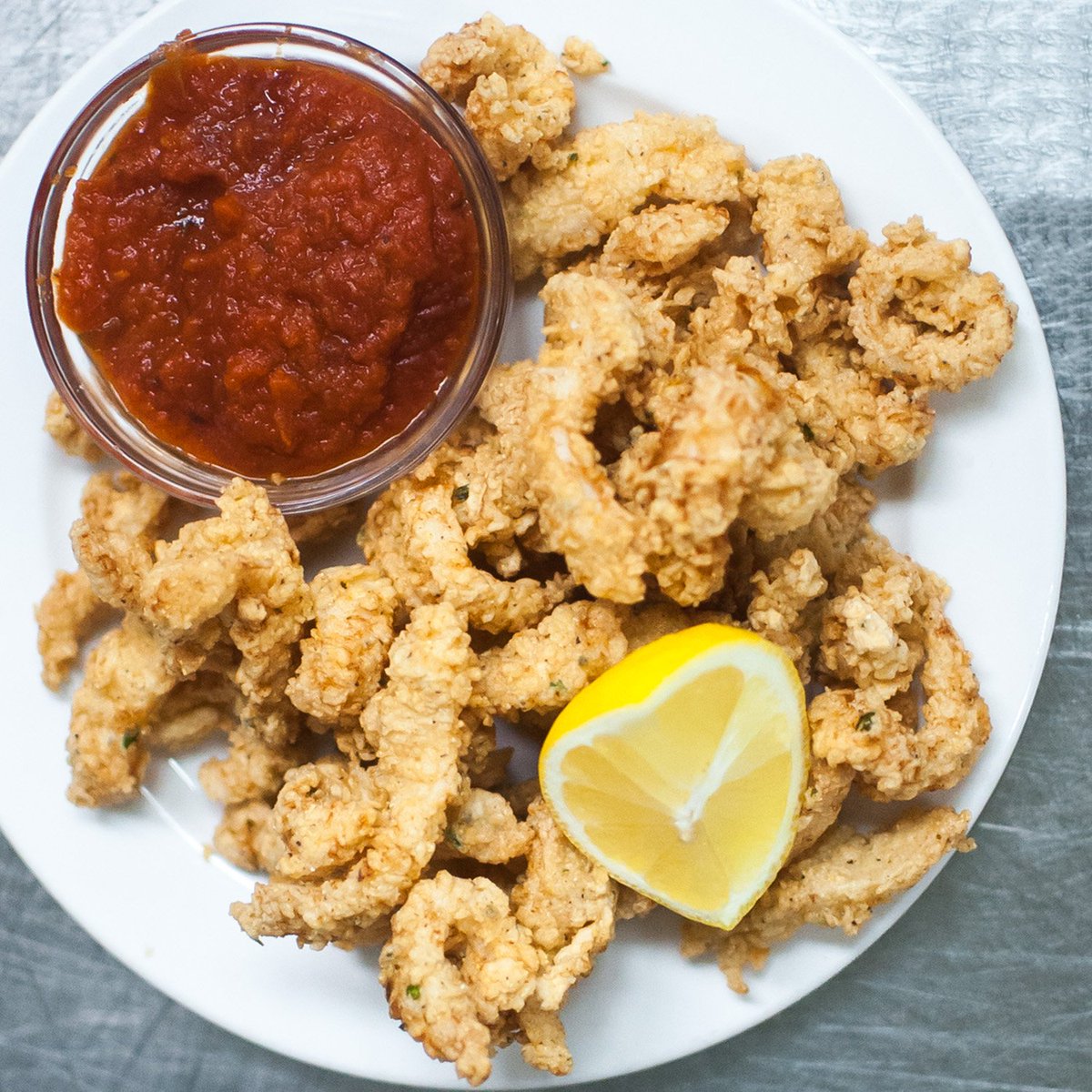 TavernaPlakaATL's tweet photo. If you go to a greek restaurant and skip out on the calamari you’re not doing it right.
#tavernaplaka #opa #Atlanta #CheshireBridge #earlybird #greekfood #italianfood #atlantafoodie #atlfoodie #diningoutatl #atlantarestaurants #atleats #atlantaeats #calamari #freshseafood https://t.co/nbKqOqcTGY