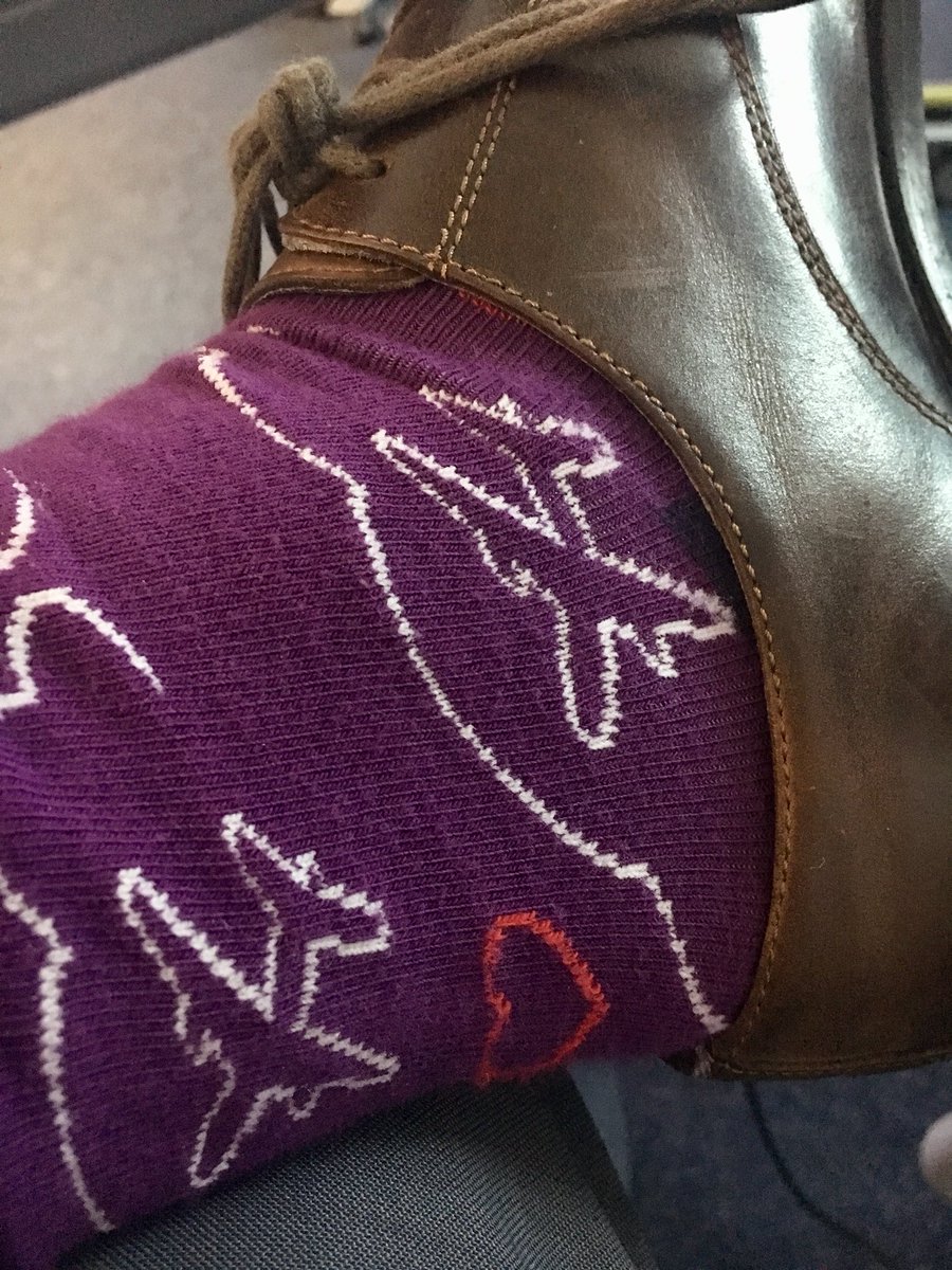 TheDarrenBond's tweet photo. Sometimes I wear jazzy / colourful socks....and sometimes I just wear ‘plane’ ones.... 🧦✈️ #socks #planes #planesocks #cantthinkofanymorerelevanthashtags 🤔 https://t.co/qoGYetWzoH