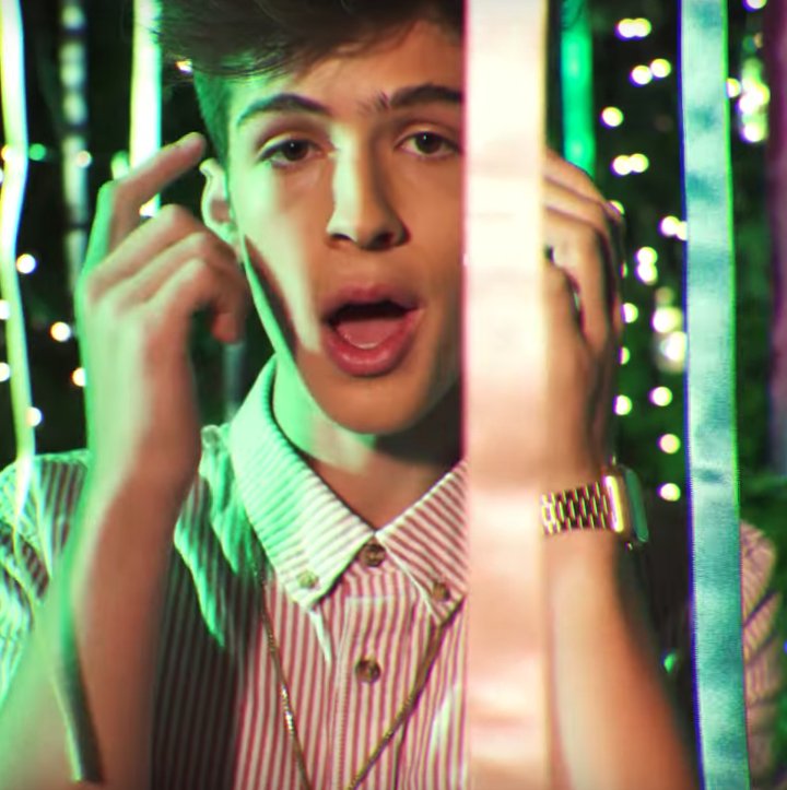 Joaoguiavila's tweet photo. HORA DO TESTE! 🔥 Quem é você no clipe de #ManualJG? Clica e vem descobrir: https://t.co/DDTN9QU2eL https://t.co/zDkederwya