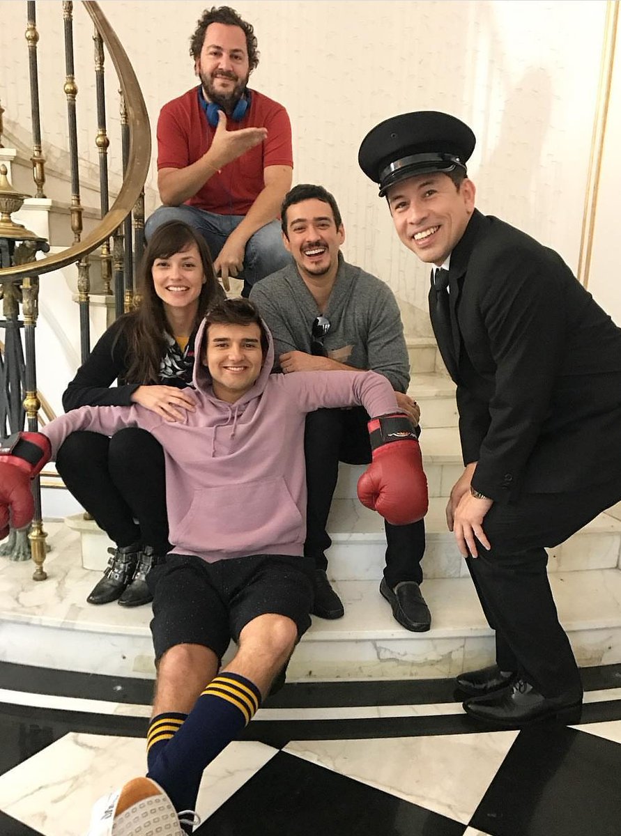 portalromulho's tweet photo. Atualização do Nicholas no Instagram | "Visita mais q especial da Prof. Helenaaa hj no set do @umanovachanceofilme !! Tava morrendoooo de saudade, Ro!!! @ romulholland ❤❤❤ #umanovachance#cinemanacional #profhelena #carrossel #jaime #johnjon" https://t.co/PlD2Gmptxd
