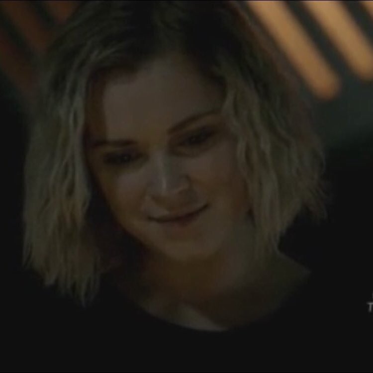 slaysbeliza's tweet photo. softiest thing ever, I’M LIVING WITH THIS #The100 #Bellarke https://t.co/ZyqsJIRWtf
