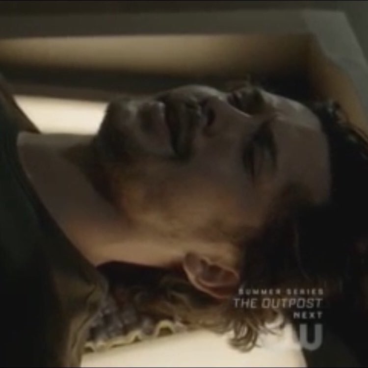 slaysbeliza's tweet photo. softiest thing ever, I’M LIVING WITH THIS #The100 #Bellarke https://t.co/ZyqsJIRWtf