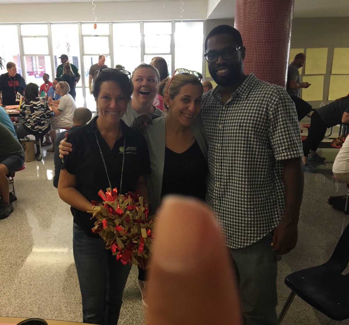 Team 14: Funky Falcons 🦅and a finger 😂 <a href="/FalconsFunky/">Funky Falcons</a> @LHSMcCoy <a href="/LetoHighSchool/">Leto High School</a> @LHSKleinTime #falconchallenge