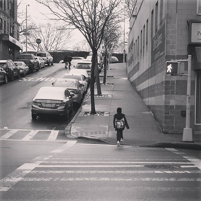 OnicaCupido's tweet image. My 10yr son is really pushing for independence. He wants to walk to school by himself.
.
I&apos;m no way ready for ALL that yet. So I allow him to cross the street by himself. While I walked a few feet behind. #tmfblog #parenting #blackmothers ift.tt/2vPi068