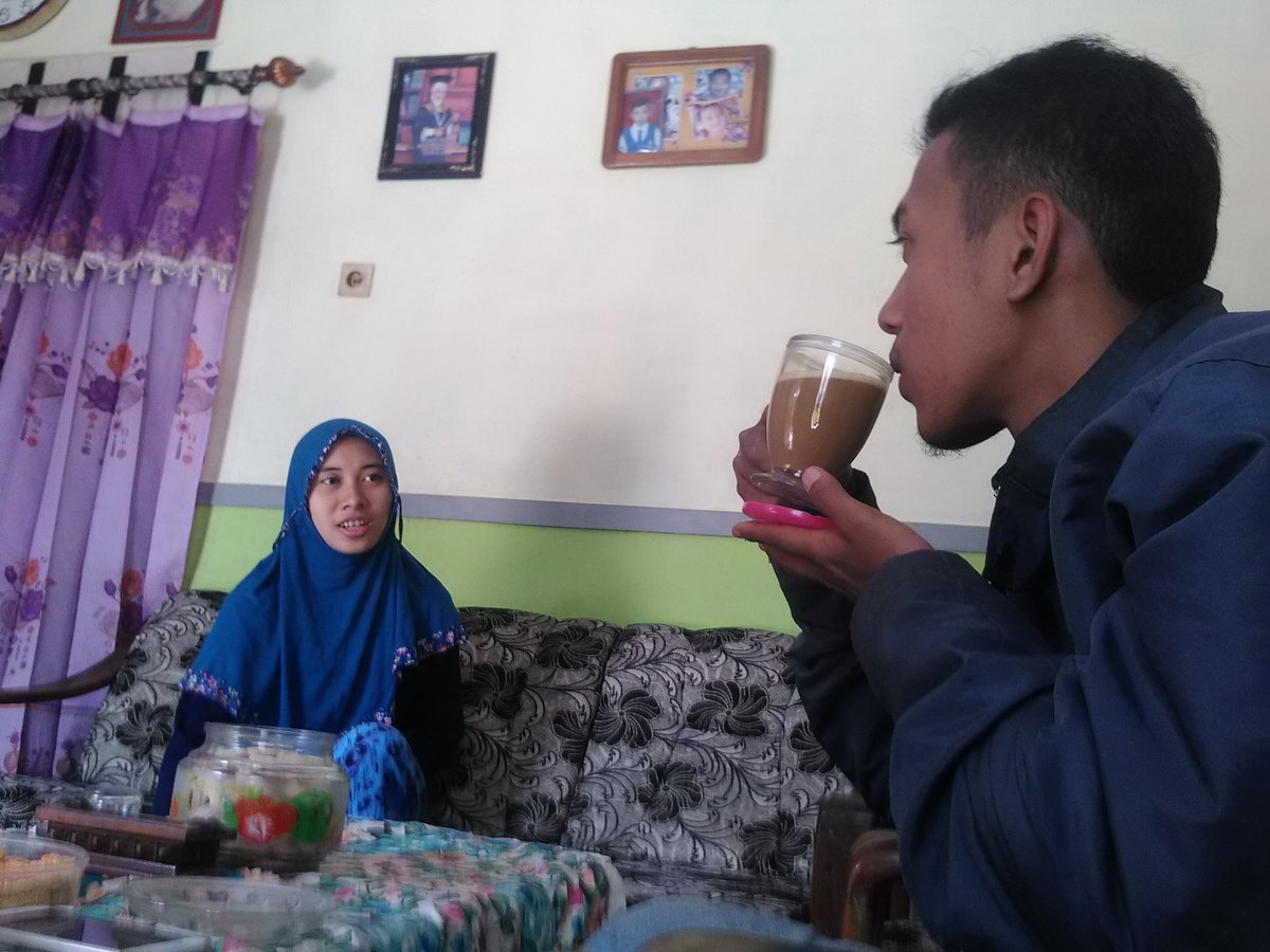 Bersabarlah kamu wahai mamang...
Cinta itu tak terduga datangnya, begitu pula dengan perginya...😁