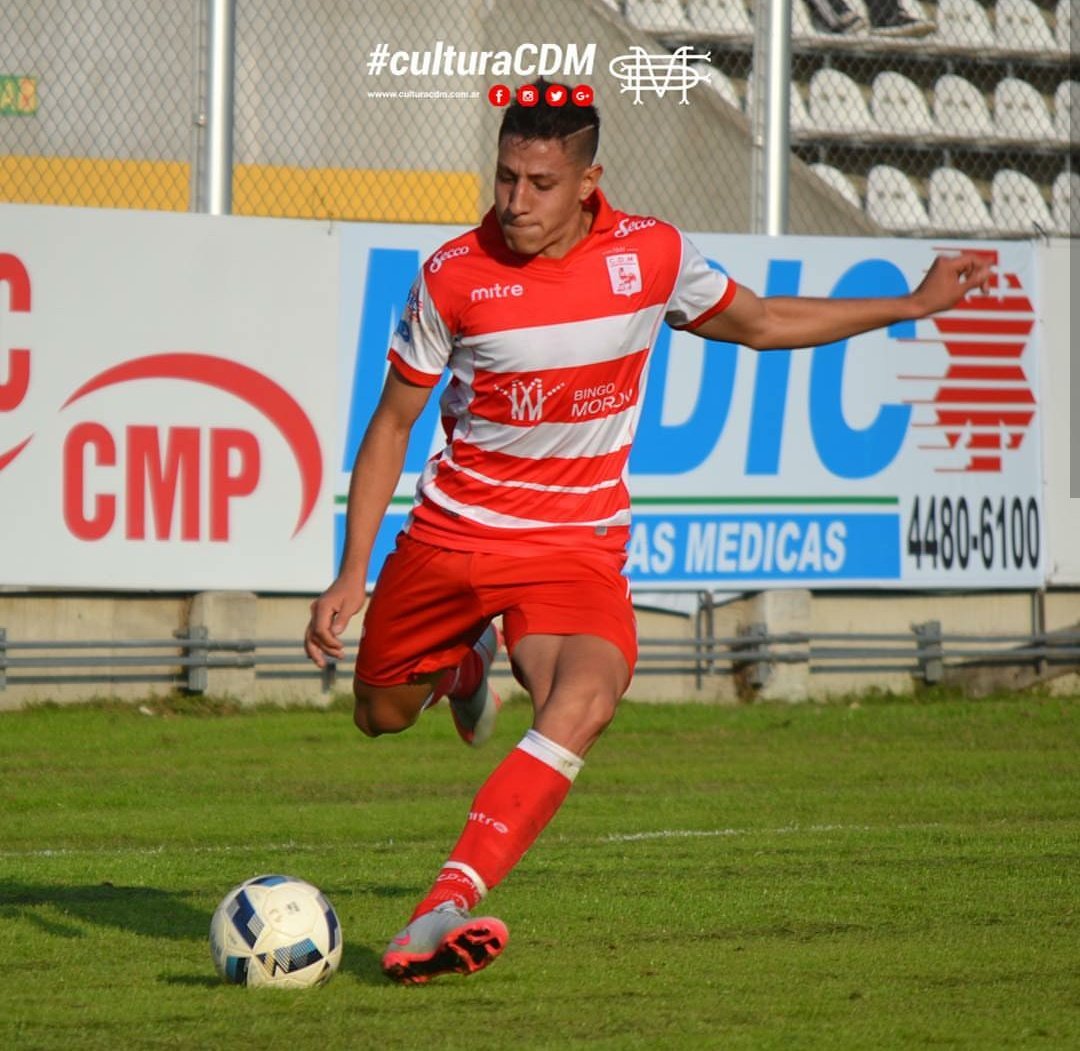 ReservaCDM's tweet photo. #EXReservaCDM Para el torneo 2018/19 los jugadores sin contrato en Morón, Duben y Flores ya tienen sus destinos confirmados en Primera C y serán Lamadrid e Ituzaingó respectivamente. En el caso de Maximiliano Jeréz su destino es Fénix en la BMetro https://t.co/CcSPLJ9fZG