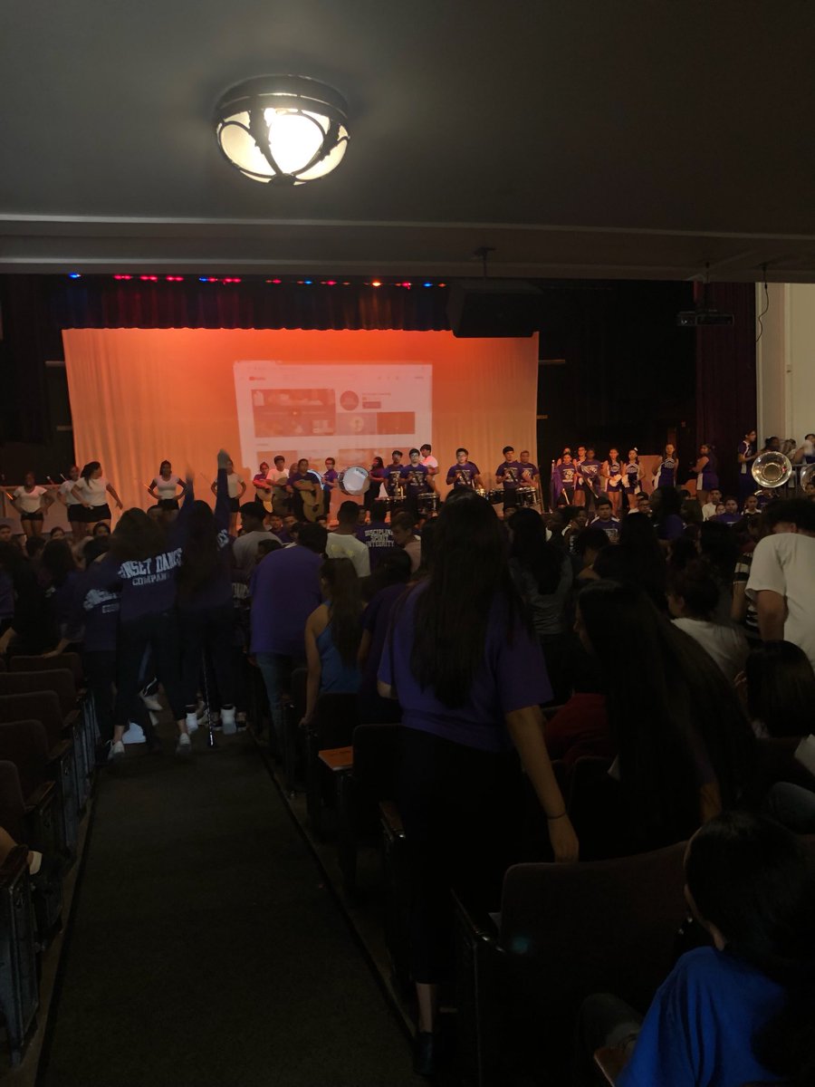 Sunset_Bison's tweet photo. Proud of our team and student leaders. Senior students developed an amazing 3 day freshman bridge camp. Focused on team building , academic pathways and school pride. @dallasschools @MRamirezDISD #sunsetbison https://t.co/aKzvQh68Dw