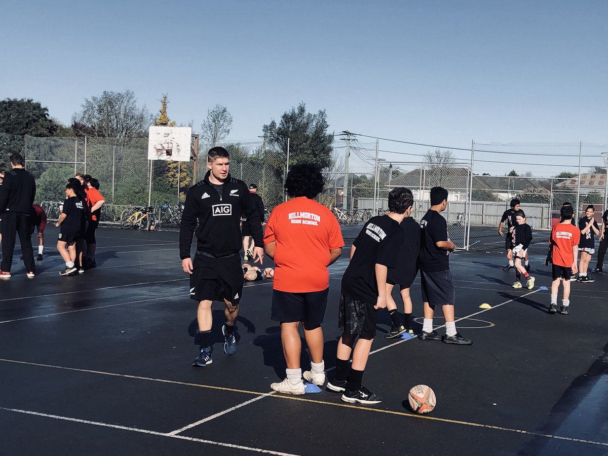 Megan_Woods's tweet photo. Glorious Christchurch sunshine the welcome the @AllBlacks to our city! Thanks so much to @ardiesavea, Scott Barret, Jack Goodhue &amp; @crfu for coming to Hillmorton High School to teach the students some slick moves https://t.co/hLsw5CU4Qr