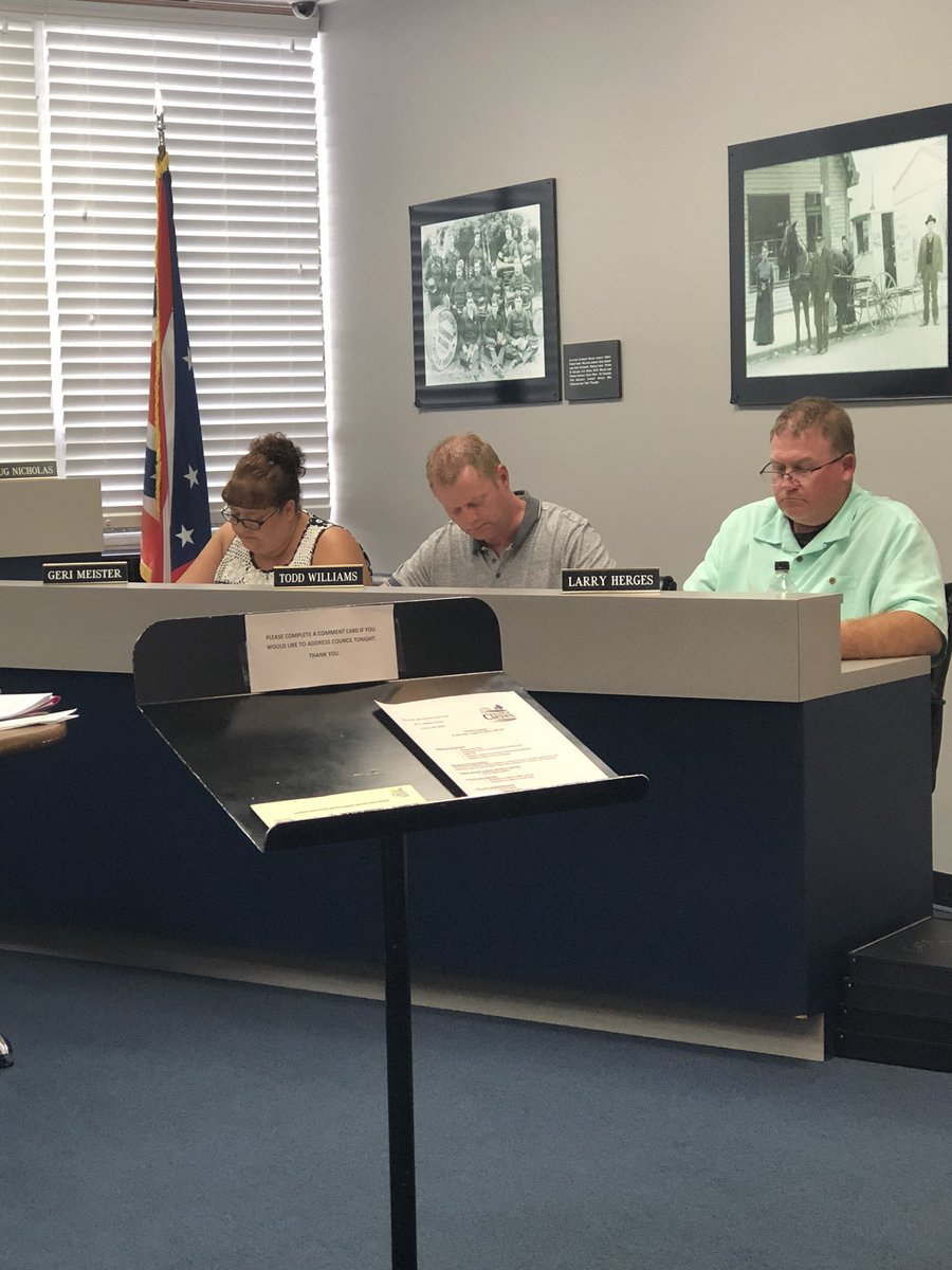 hockenberry52's tweet photo. Cleves approves contract to empoly 2 SRO’s  at campus for 2018-19. Council Member Herges abstains @The_Real_O_Man @TimSWagner @taylorathletics @MissBowen1 @mrskatieconley @TRLSDjackets @HollySimms6 @YellowJacketCB @YellowJacket_GB @Coach_Holland @krauser109 @MrBiedenbach https://t.co/RGRdWt8Yl2