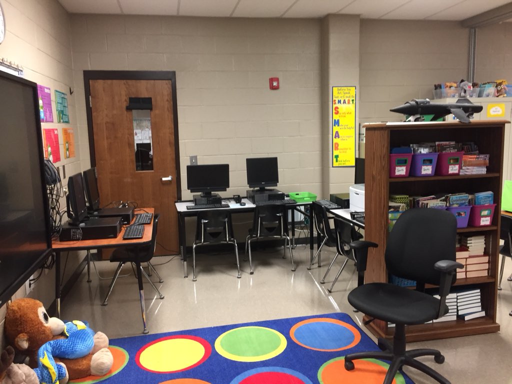 senorads2005's tweet photo. I’m on a roll tonight lol Classroom is ready to teach for my Target cuties on Monday! Can’t wait!!! #MESGiftedGuide @CobbAlp @MabletonES #UlimateLearningExperience https://t.co/5iLaq8bdeF