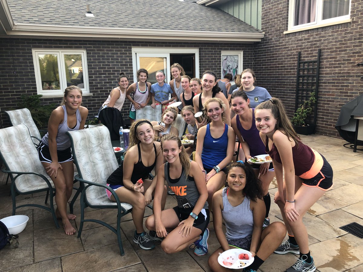 After a long hot run, pizza and a pool party is a must #pandasontherun