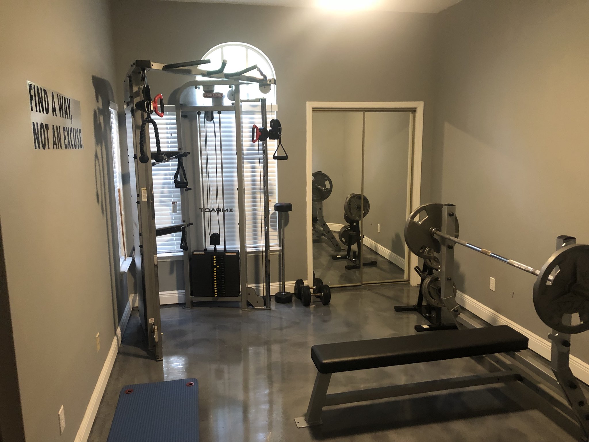 Michael on X Made a small home gym in a extra bedroom I have fitness fitfam fitpo https t WkYXJkf3le X