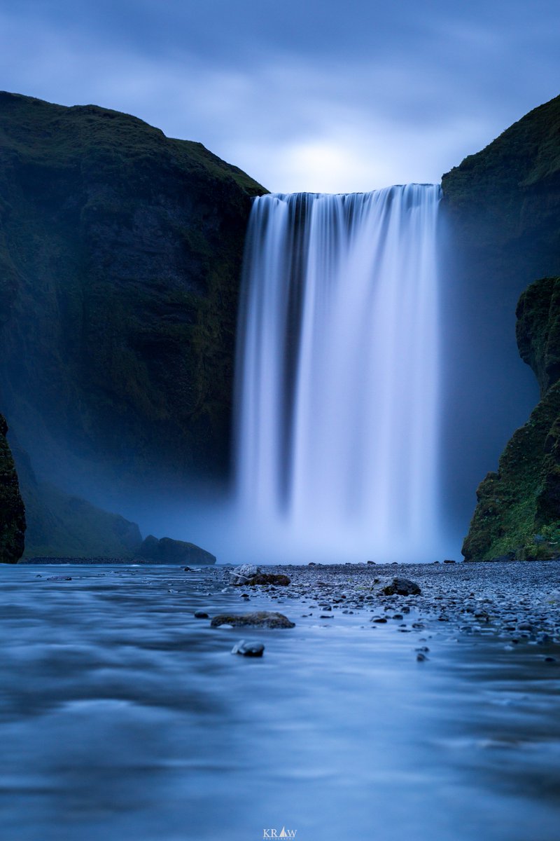 The best part about Iceland in the summer is that it’s light out all 24 hours of the day! Even though it was 2 am on the way back to Reykjavík in my <a href="/Enterprise/">Enterprise</a> rental, I made sure to stop at Skógafoss one last time. 🇮🇸
<a href="/VoyedgeRx/">VoyEdge RX</a>