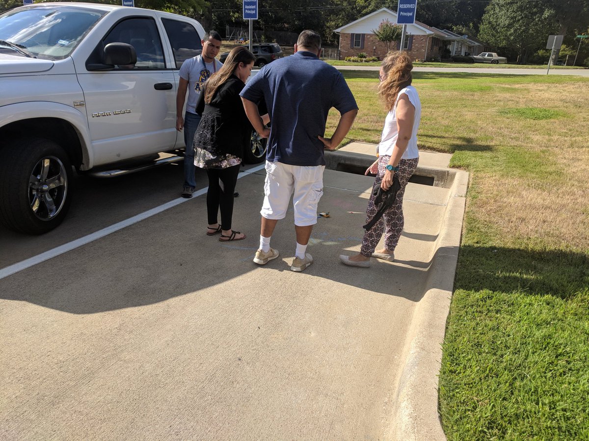 Laura Riggins tweet media