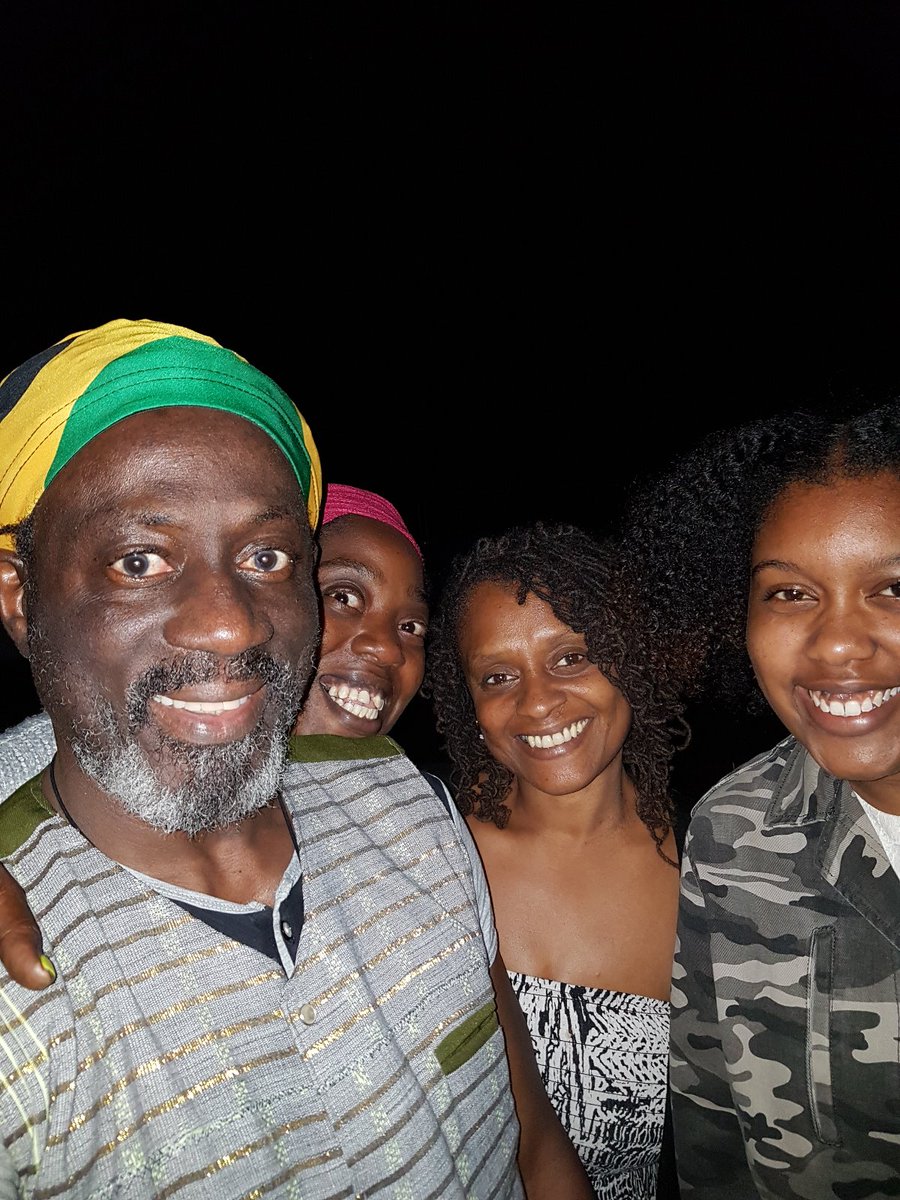 BGReggae's tweet image. @TalismanSabre from #BristolCity #with @EmpressLyanS @CyrleneB &amp;amp; @youngroyaltyuk at Love, Peace and Reggae Music Event # #chillifarm #coldred #dover

More than a competition we provide #opportunities #platforms #exposure 

#MusicLov3rz #bgreggae #reggaemusic #reggaebling #Reggae