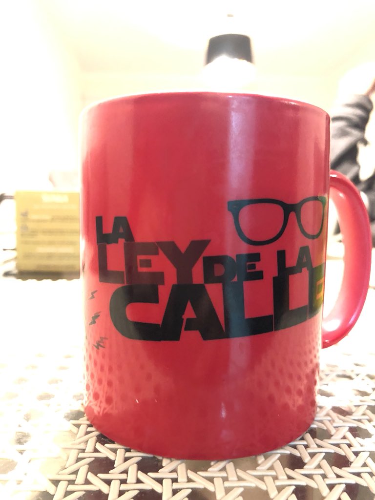 leydelacalle's tweet photo. Nostalgia. Pronto @leydelacalleTV estará de regreso. @CuatroOjosProd . En qué canal debería regresar @leydelacalleTV ? https://t.co/8786y6svFG