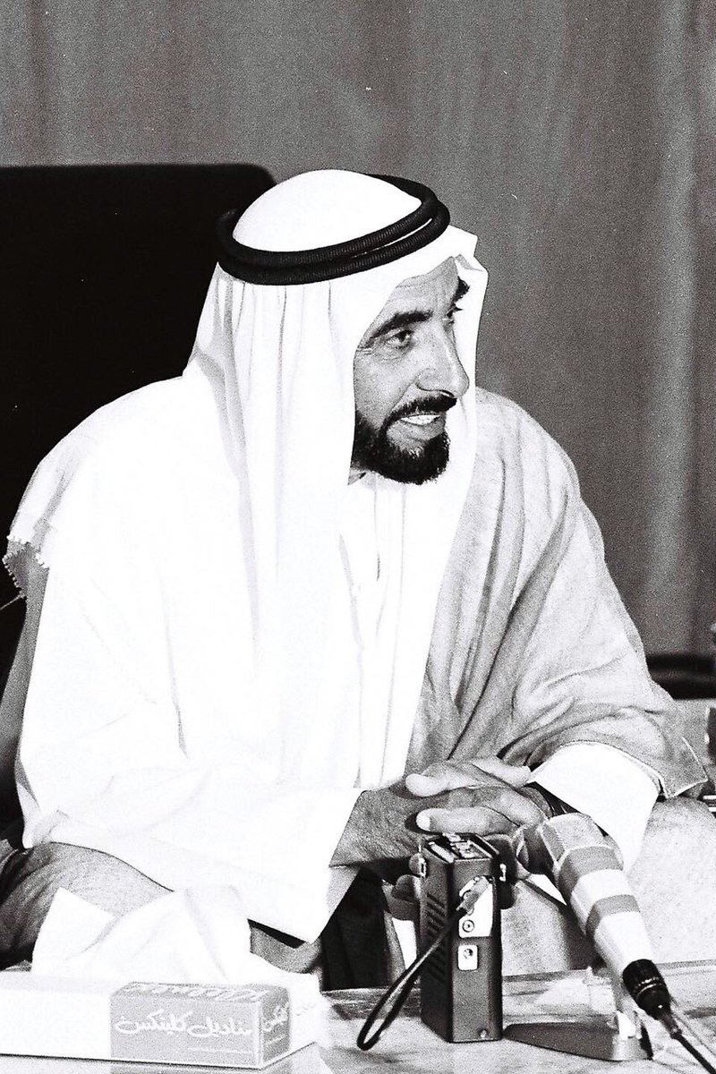tasnempcg's tweet photo. بمناسبه ان الشيخه @A__Mmohra_UaE مهره بنت محمدبن راشدمن متابعينى الجدد. اذكركم باتفاق المجلس الاتحادى مع زايدوال مكتوم رحمهماالله فى تاسيس الدوله ان يكون الحاكم من ابو ظبى ويكون ولى العهدورئيس الوزراء من دبى تبادليافى حالةالوفاة فعند وفاه زايد كان المفروض البيعه  للشيخ محمدب راشد https://t.co/y6jBgw7I4L