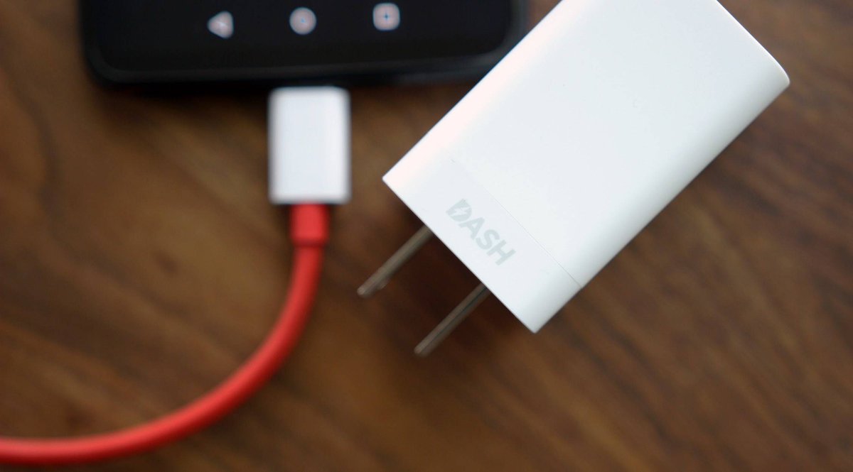 OnePlusColombia's tweet image. Cargadores originales y los mejores accesorios para tu #OnePlus solo los encuentras en nuestra página web oneplus.net.co

#OnePlusColombia
#OneplusCo
#NeverSettle
#TheSpeedYouNeed
#OnePlus6
#DashCharge
#FastCharge