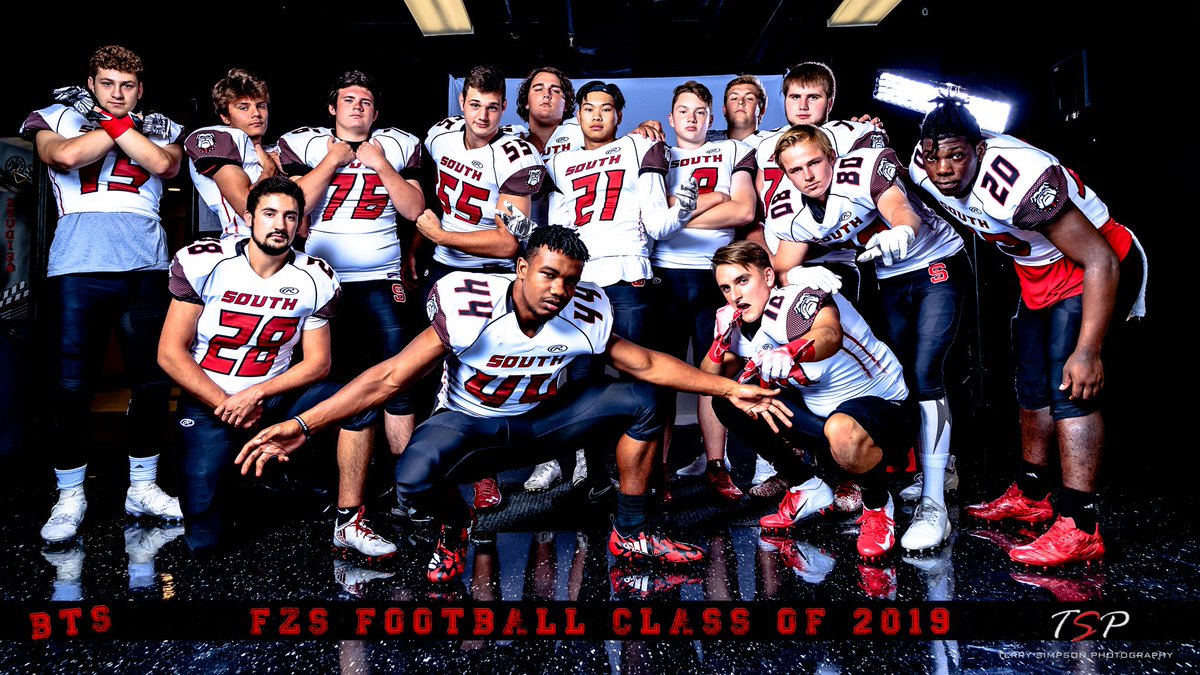 TSP_100's tweet photo. Another great session with the @FZSFootball class of @FZS2019  Behind the scenes @ZumSouth  #BTS #bannerup https://t.co/GoQ7uTPsq3