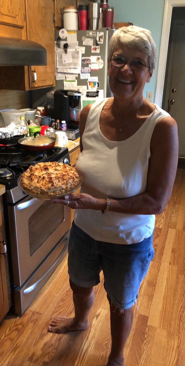 Musicpcet_io's tweet photo. Grandma Peggy will just bless you up randomly. We don’t deserve her https://t.co/uiEXAgqNgp