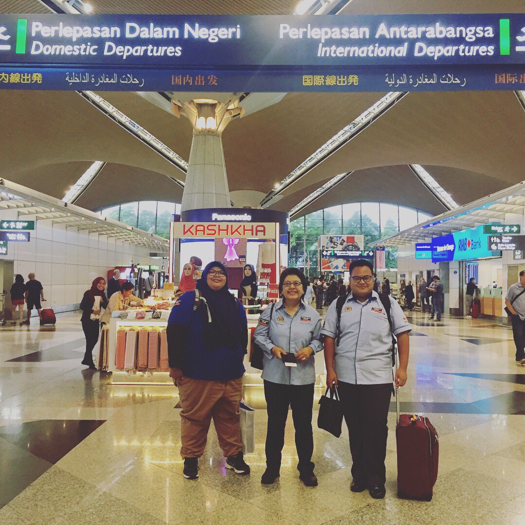 datozuraidah's tweet image. #YSS Duty travel to Ho Chi Minh, Vietnam 🇻🇳 #YSSDreamTeam #GSVC2018 #YSSASEAN2018 #followdza  @ KLIA International Departure @maszlee @SukarelawanYSS