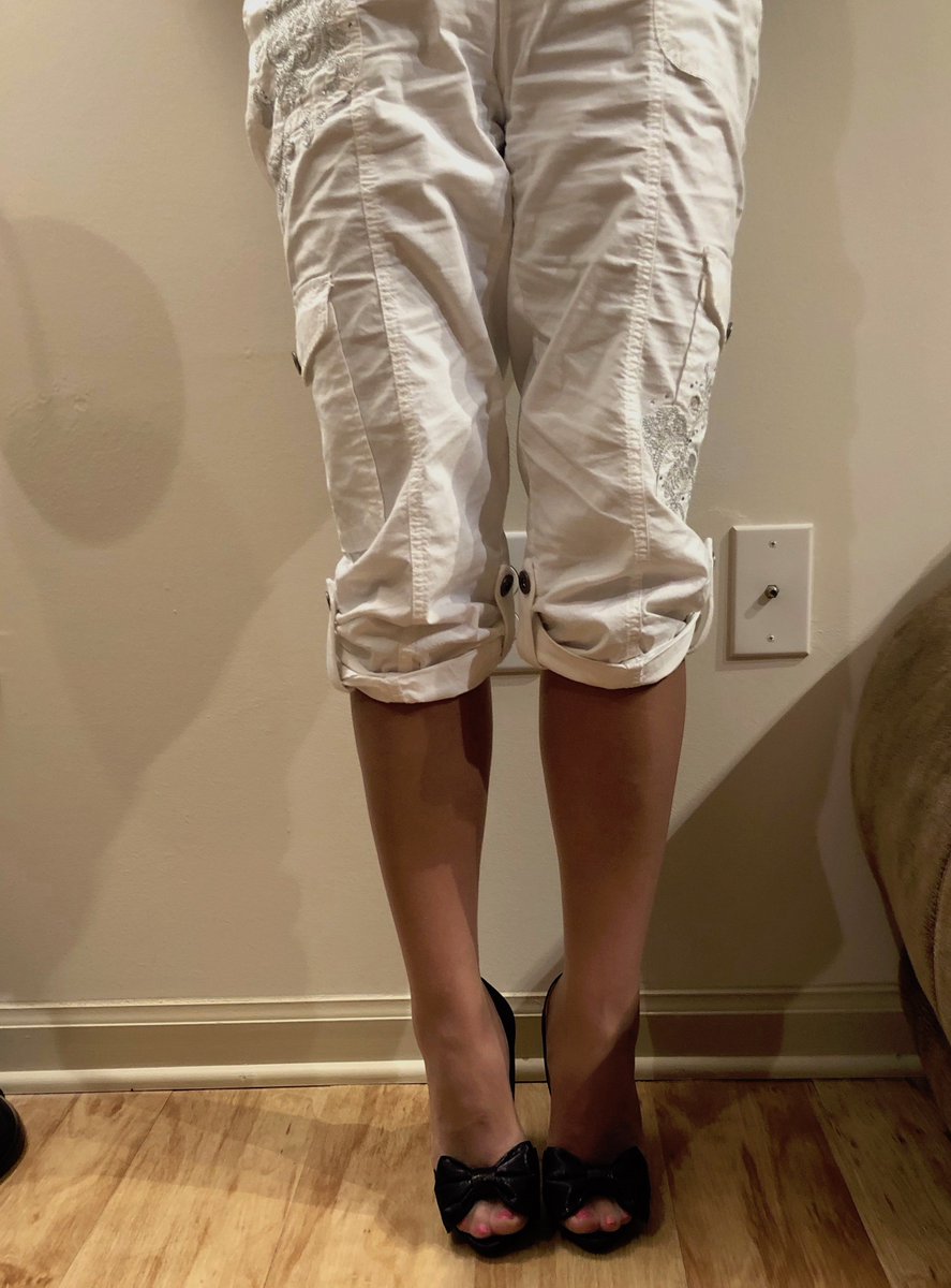 trying the capri pants look, does it work? #mfc #badgleymischka #ceciliaderafael #pantyhose