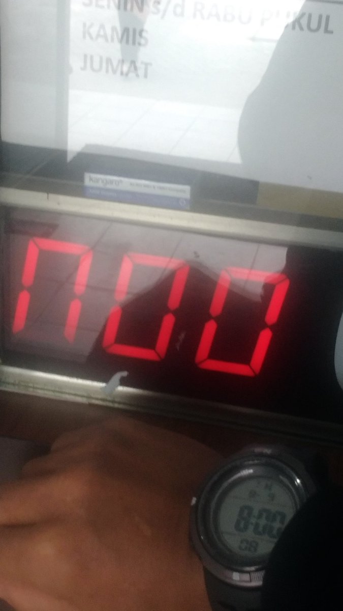 AryH24's tweet photo. Bapak ibu saudara yang berkerja di kantor dinas pencatatan sipil dan bagi yang lain siapa saja yang tau sebenarnya jam kerja di kantor Capil itu si mulai dari jam berapa https://t.co/eOiGfKwNZ6