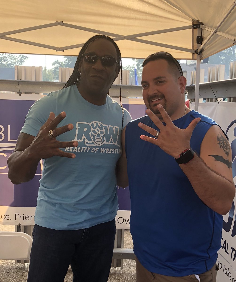 bjmedia's tweet photo. The 5X WCW Champion @BookerT5x !! Thanks @KenoshaKingfish !! Such a fun time and first game!!! #suckaaaa #tellmehedidnotjustsaythat https://t.co/vzHPwlb6eR