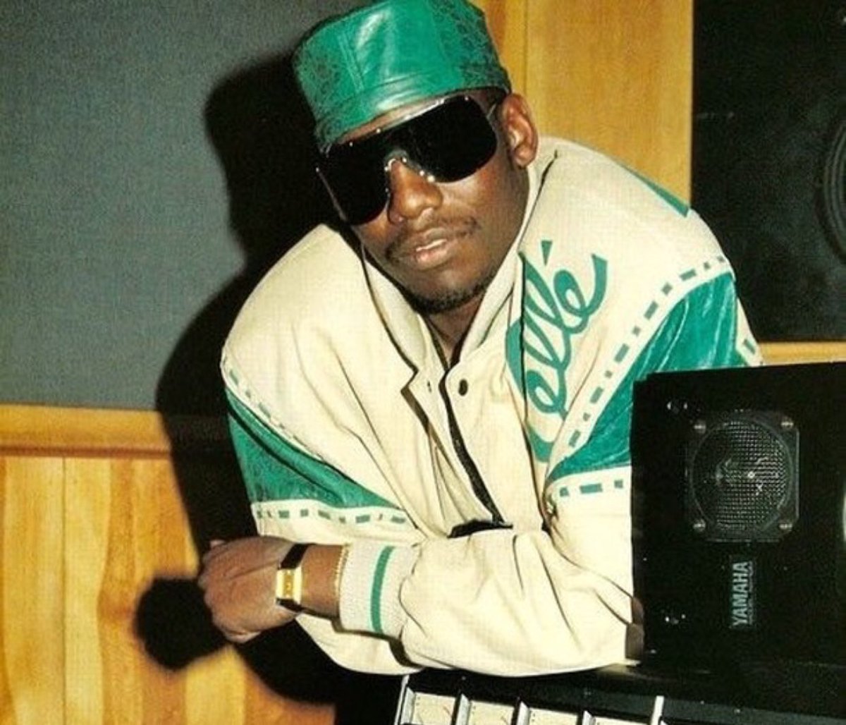 Huge birthday shout out to the lyrical mastermind and Hip-Hop pioneer, Kool More Dee!
#OGLegacy #KoolMoeDee #TreacherousThree #igotowork #howyoulikemenow #treacherous3 #deathblow #riseandshine #hiphopgod #hiphoppioneer #hiphoplegend #goseethedoctor #wildwildwest #knowledgeisking