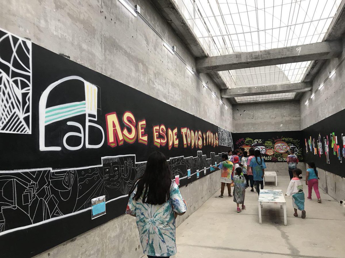 GobTlajomulco's tweet photo. La galería del taller del dibujo y el proceso creativo del mural se encuentra en #LabASETlajo, asiste y conócela. 😍😉 https://t.co/3z4ZzuHNvW