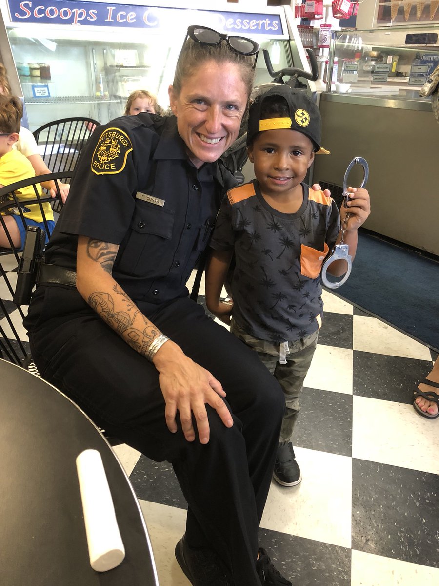 PghZone6's tweet photo. Cones with Cops at Scoops on Boulevard in Brookline was AMAZING! Thanks to everyone who stopped to visit! #police412good https://t.co/JZqvwE3kea