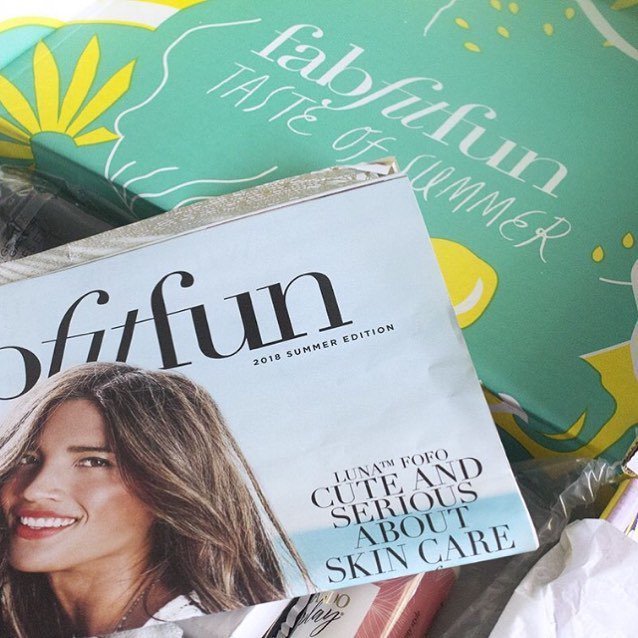 vanessakingson's tweet image. 👆🏽Tomorrow on my blog 👆🏽
Find out what was in the summer 2018 #fabfitfunbox and get a code for $10 off a Fall Box! •
•
•
#affiliatepost #fabfitfunbox #summer2018 #lifestyleproducts #productreviews #persistentlyliving #canadianblogger #lifestylebl… ift.tt/2M6hfkb