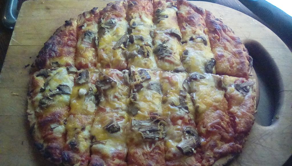 Vuj2pointOh's tweet photo. Current mowsh, don't ask me how I cut it. C'mon. https://t.co/tDaO6KM64F