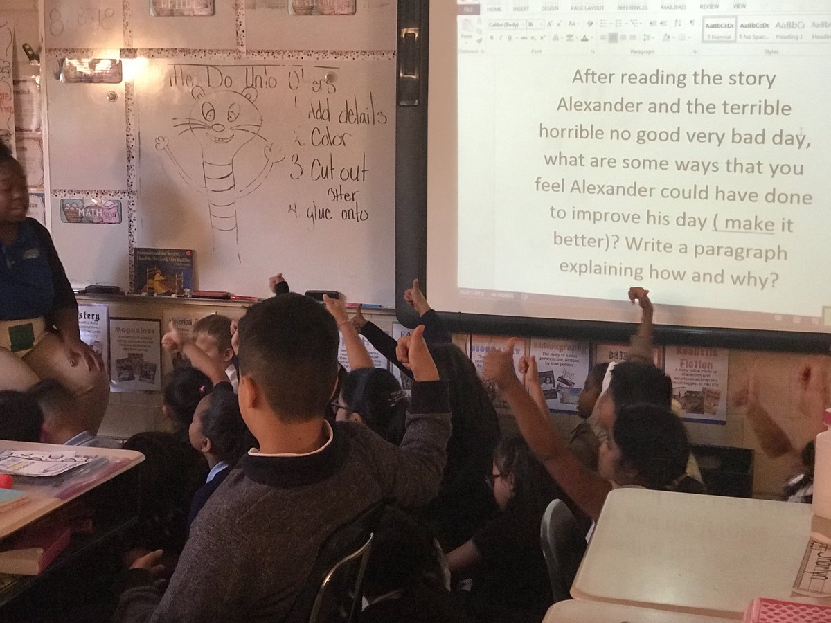 OakcliffEagle1's tweet photo. On day 3, we were preparing interactive notebooks, responding to literature, and using R.A.C.E. to answer comprehension questions—way to go Eagles! 👍🏼👍🏼👍🏼#asmith #brown #laidlow @DeKalbSchools @RegionISupDCSD @DekalbEla https://t.co/m4Mj4wHh7O