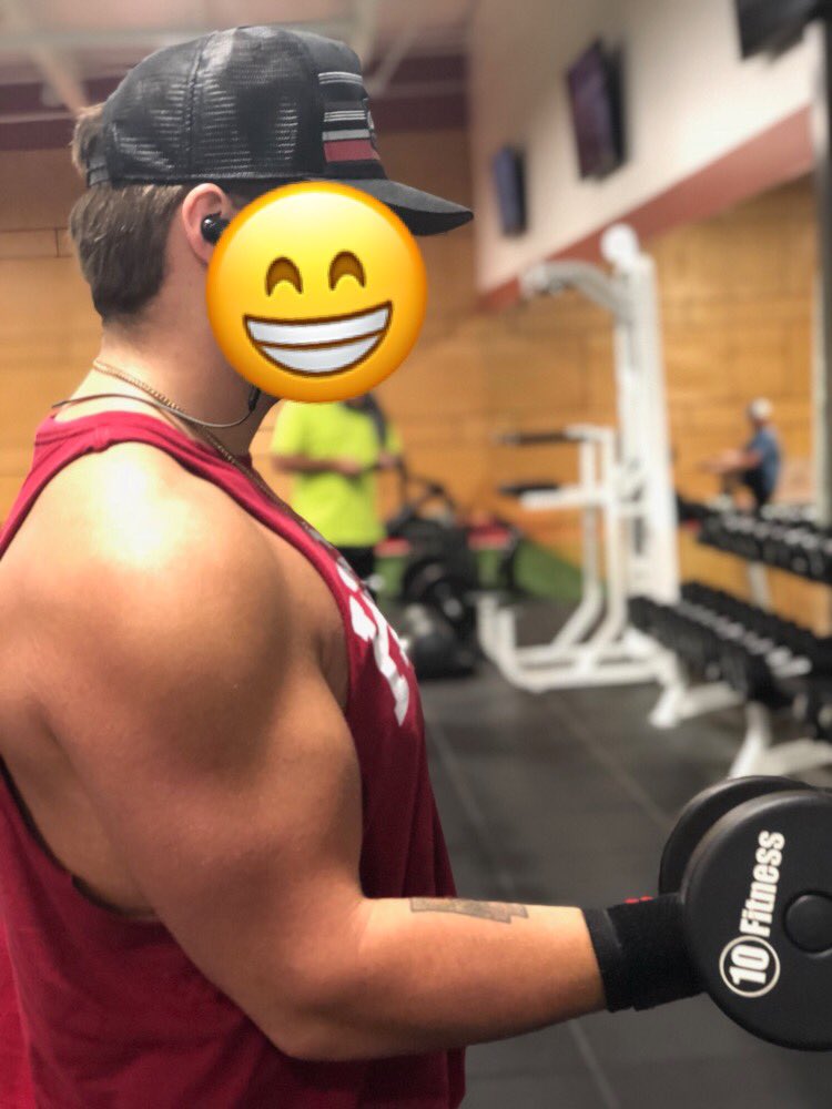 Gsay_300's tweet photo. Officially down 60lbs. #makeemgrow #flexonem #isaGRIND https://t.co/hzSWOGuDCd