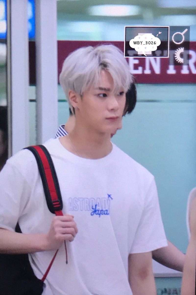 astro_mb_1269's tweet photo. ASTROAD2のtシャツありがとう😭😭😭😭😭もう会いたい😭😭
お疲れ様でした😭😭
#ASTRO #ASTROADII https://t.co/5T9R0BL4bg