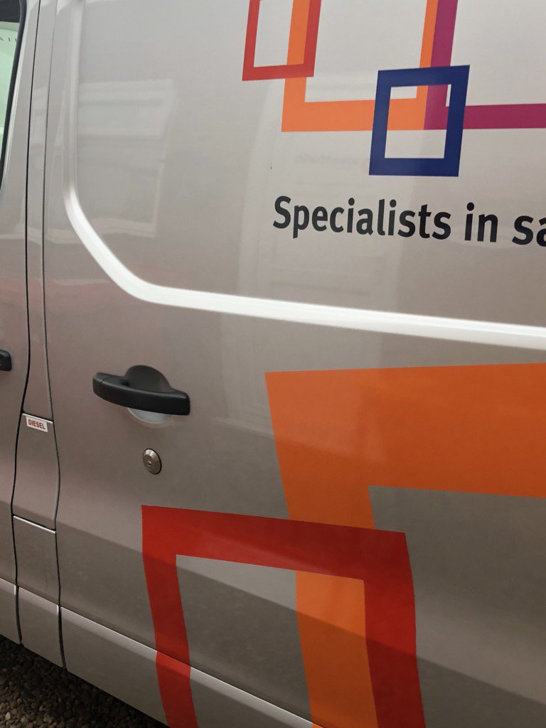 lincolntowbar's tweet image. .@Locks4VansLtd #Thatcham approved #Slamlocks fitted to .@vauxhall #Vivaro van #lincsconnect #protectyourload