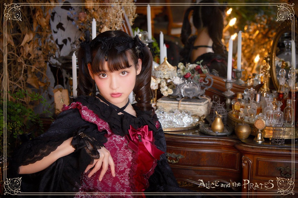 発売中雑誌「bis」9月号掲載、ALICE and the PIRATES広告アザーカット