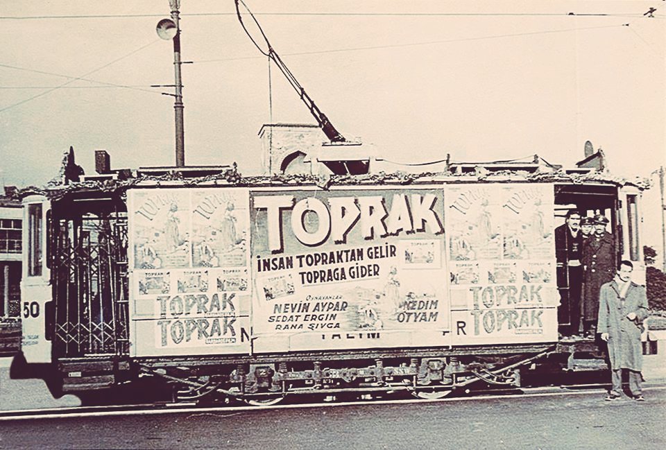 "İnsan topraktan gelir toprağa gider" #eskiafisler